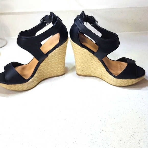 Wild Diva Platform Wedges Size 7 1/2 - Picture 5 of 10
